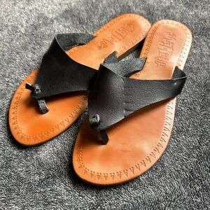 Black Leather Thong Sandals with Tan Footbed womens 6